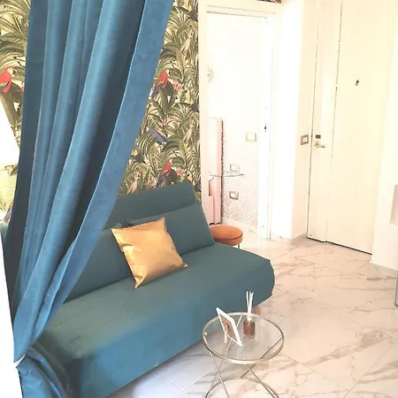 Domus Leone Tre Naples