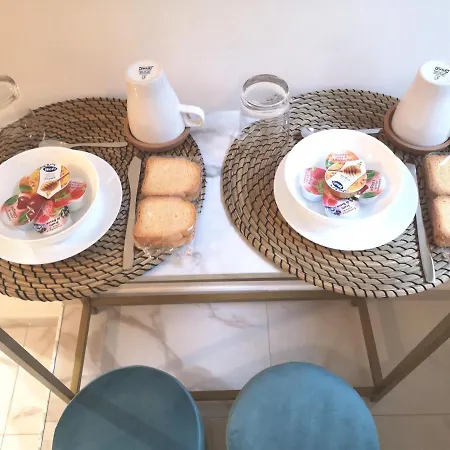 Domus Leone Tre Nápoles