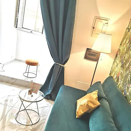 Domus Leone Tre Nápoles