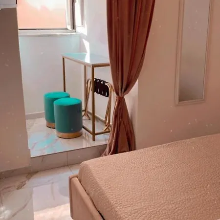 Domus Leone Tre 3* Nápoles