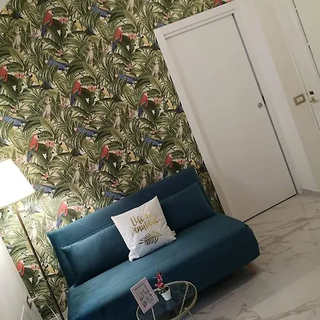 Domus Leone Tre Bed & Breakfast Napels