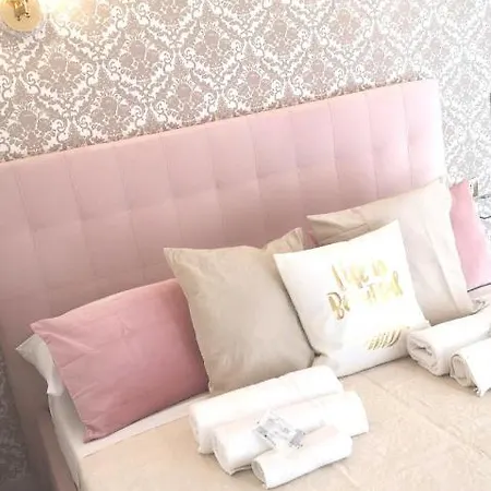 Bed & Breakfast Domus Leone Tre Napels