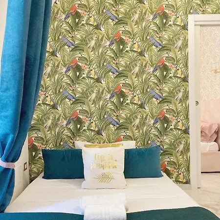 Bed & Breakfast Domus Leone Tre 3*